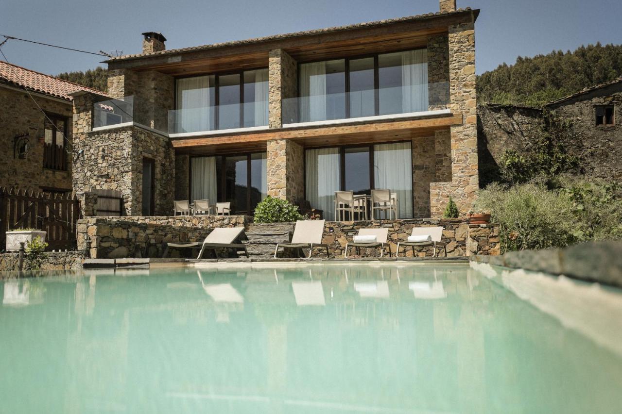 Mountain Whisper Villa Gondramaz Ngoại thất bức ảnh