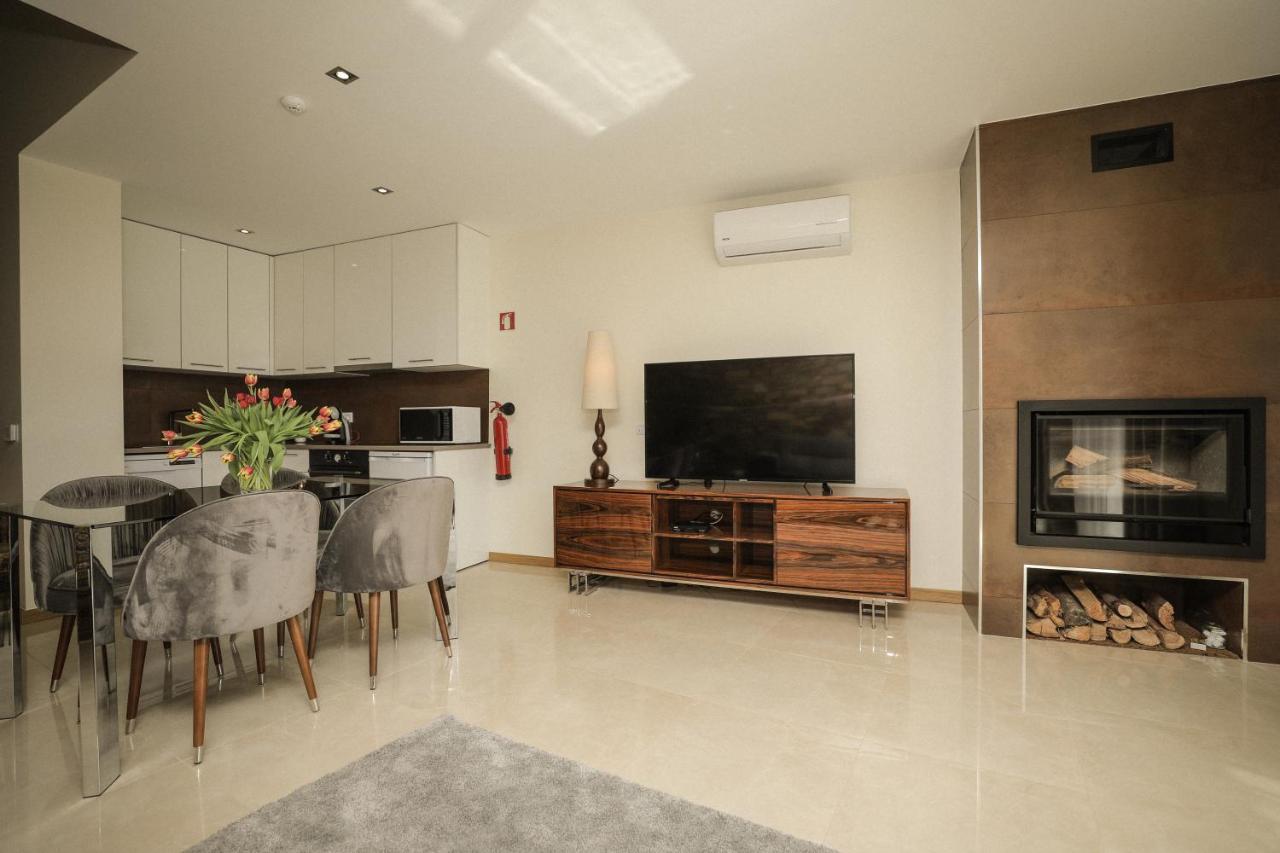 Mountain Whisper Villa Gondramaz Ngoại thất bức ảnh