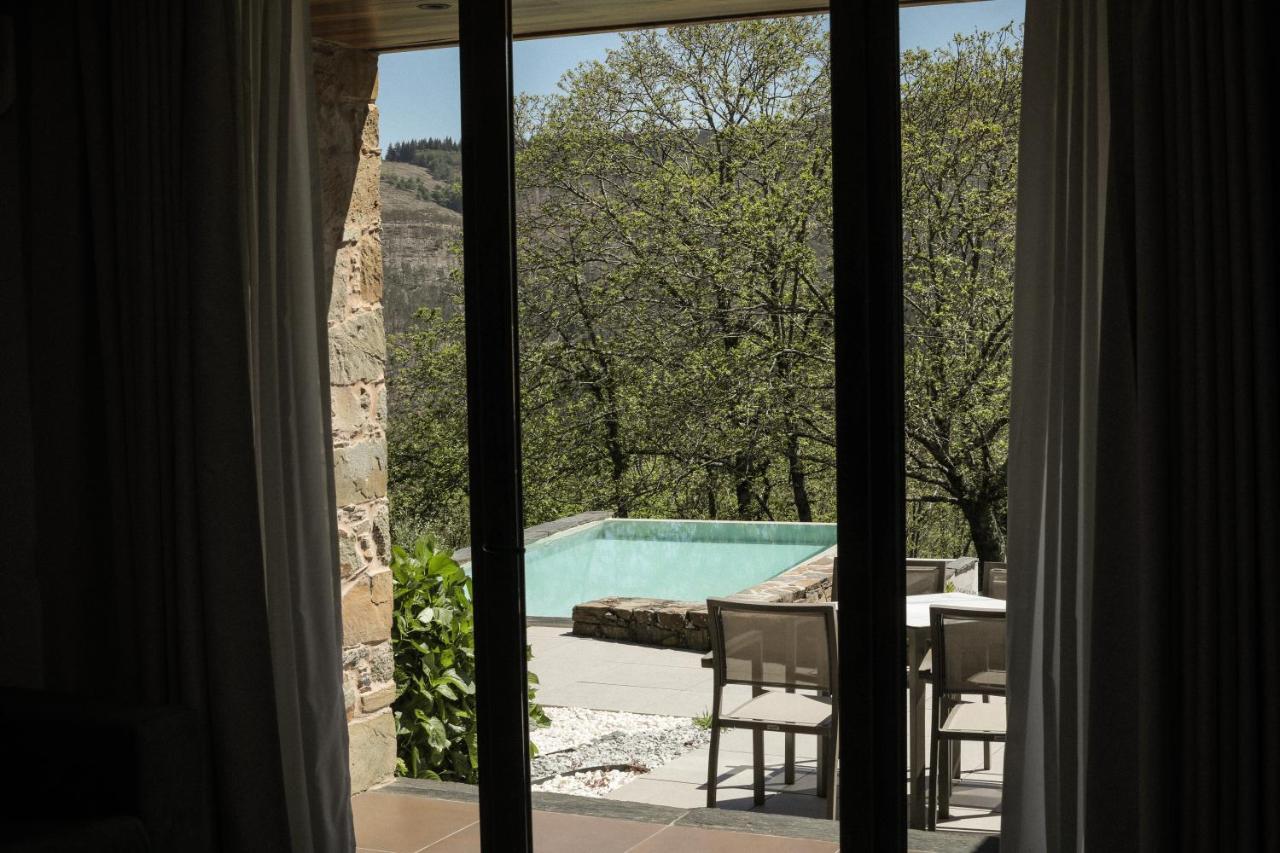 Mountain Whisper Villa Gondramaz Ngoại thất bức ảnh