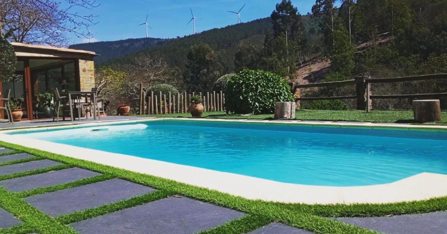 Mountain Whisper Villa Gondramaz Ngoại thất bức ảnh