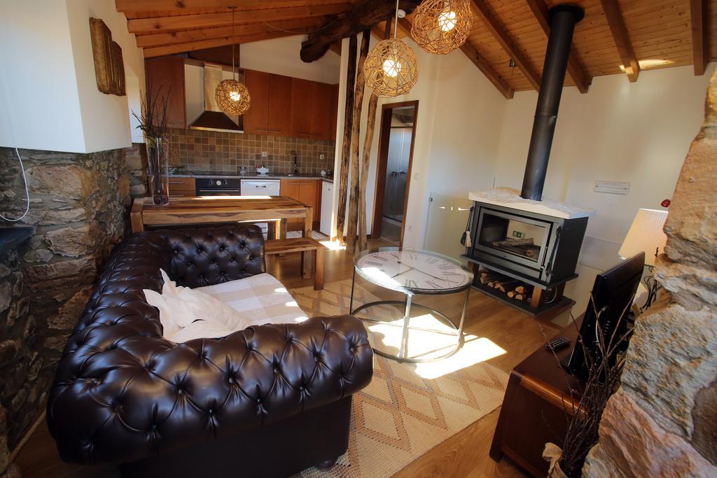 Mountain Whisper Villa Gondramaz Ngoại thất bức ảnh