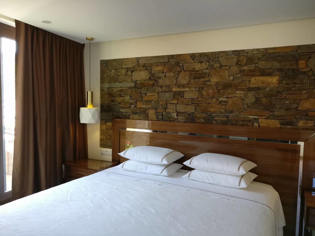 Mountain Whisper Villa Gondramaz Ngoại thất bức ảnh