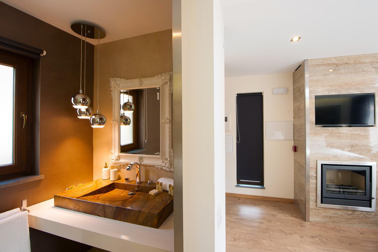 Mountain Whisper Villa Gondramaz Ngoại thất bức ảnh