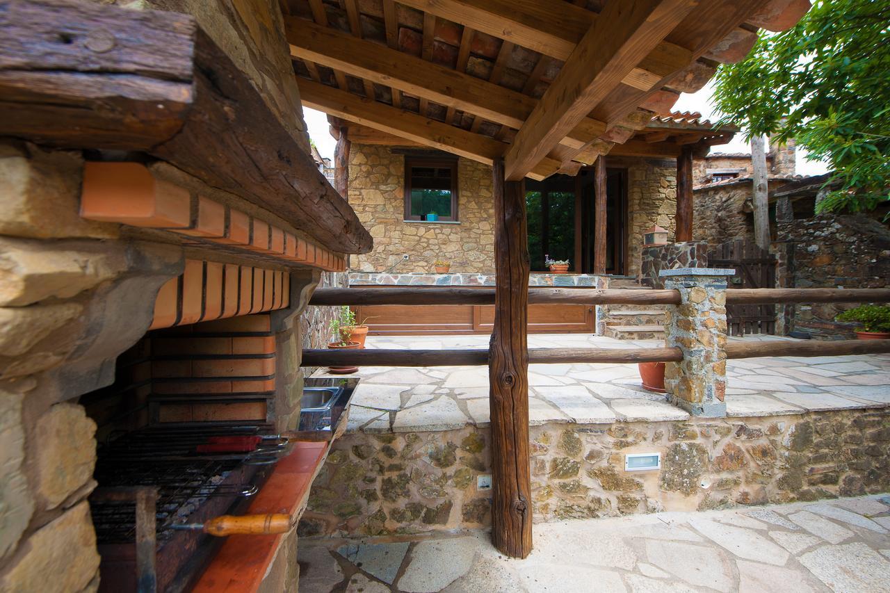 Mountain Whisper Villa Gondramaz Ngoại thất bức ảnh